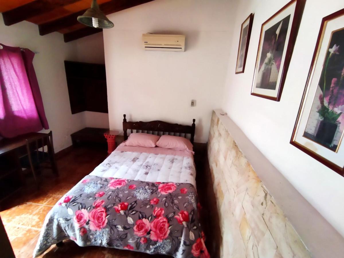 Hotel La Aparesida Areguá Eksteriør billede